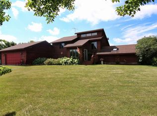 6525 218th St W, Jordan, MN 55352