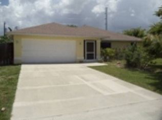 821 SW Santa Barbara Pl, Cape Coral, FL 33991