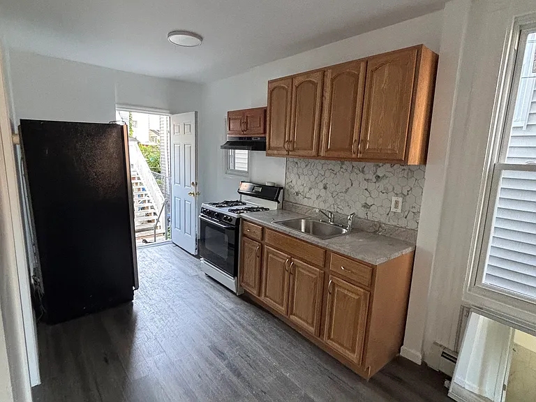 109 Coral St #1 — Photo 2