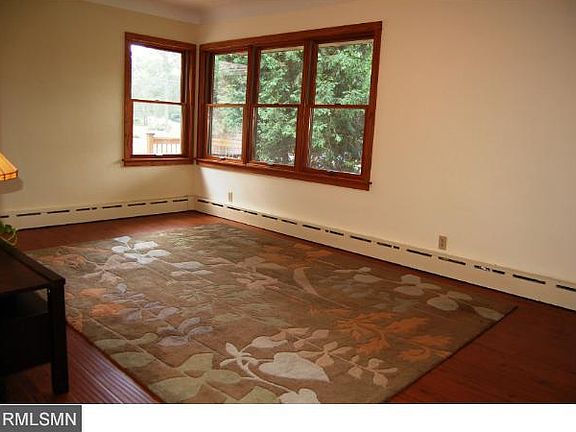 5th image of 1043 7th St SE