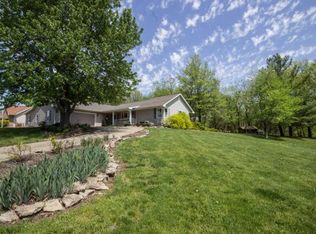 2227 Douglas St, Charleston, IL