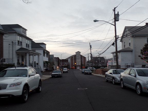 Exterior Neighborhood (street photo)