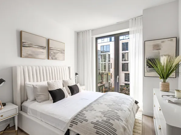 500 West 45th Street 729 image 3 of 16