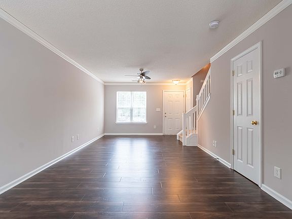 3rd image of 109 Forester St