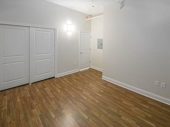 5th image of 733 Broadway APT 202