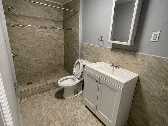 4th image of 2316 Garfield St APT 1