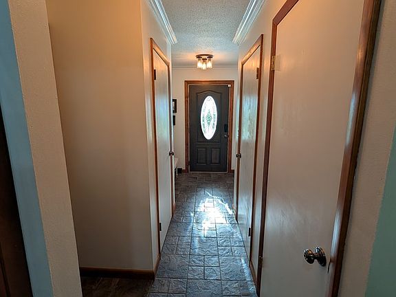 4th image of 8660 Hillcrest Rd