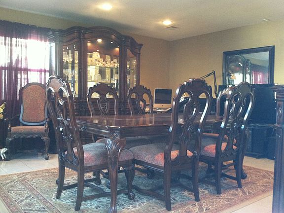 DINING OR FAMILY RM