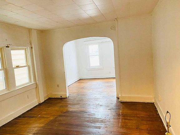 3rd image of 118 Lancaster St #1