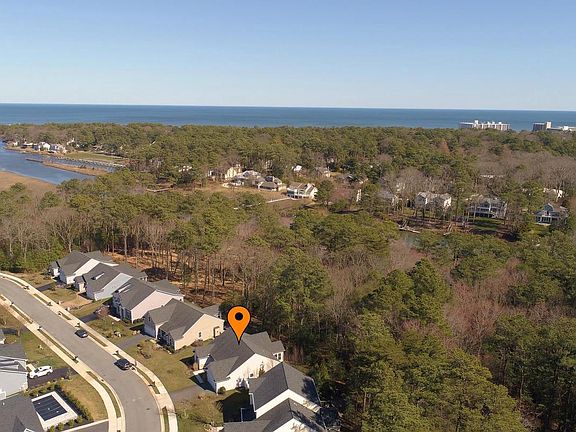 4th image of 41377 Gloucester Dr