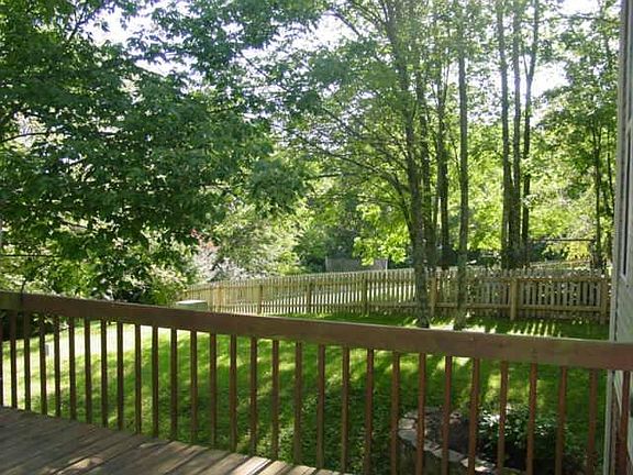 4th image of 501 Brookwater Ln