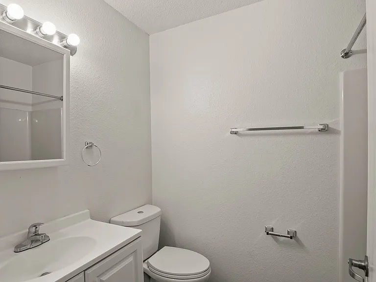 Metro Apartments At Bethalto — Photo 44