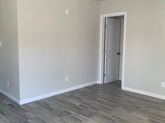 3rd image of 4728 1/2 E Live Oak St