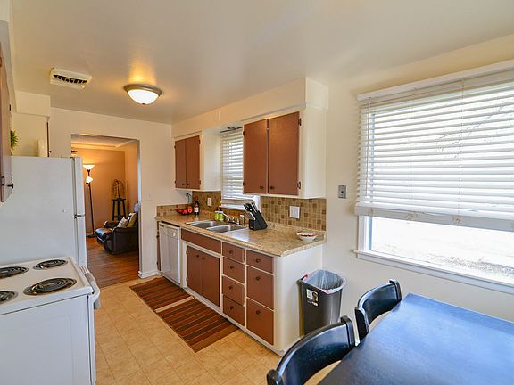 4th image of 1658 E Rockwell Ave
