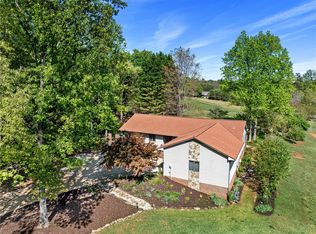 131 Player Ln, Westminster, SC 29693