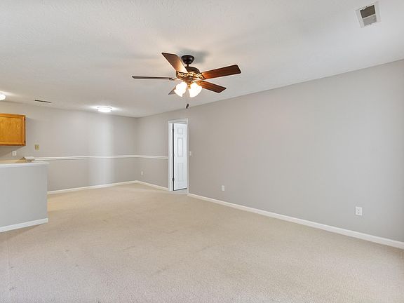 5th image of 400 Marian Ln APT 7