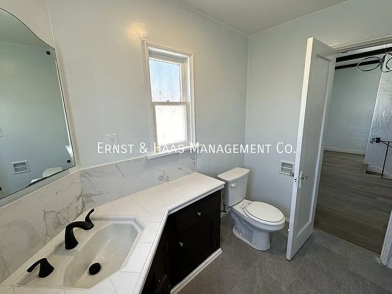 1405 1/2 Olive Ave — Photo 22