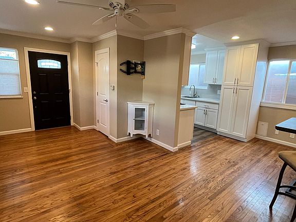 2nd image of 649 Hurlingame Ave
