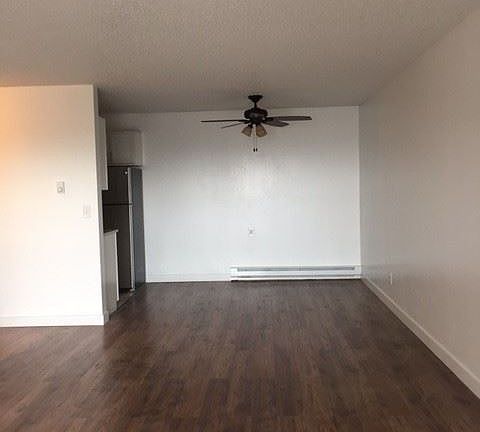 3rd image of 421 Bellevue Ave E APT 306