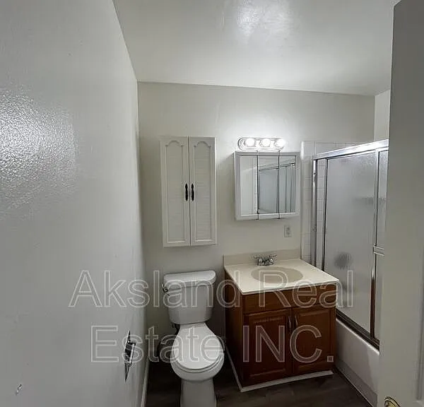 4555 Davis St #2 — Photo 5