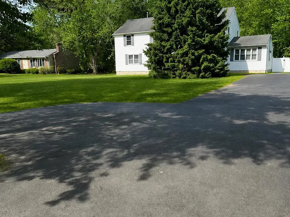 120 Cedar Swamp Rd