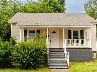 10 Hampton St, Great Falls, SC 29055