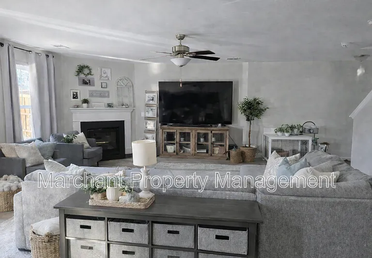 109 Bruinen Dr — Photo 3