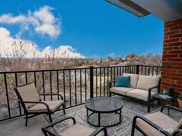 Deck Haus — Photo 19
