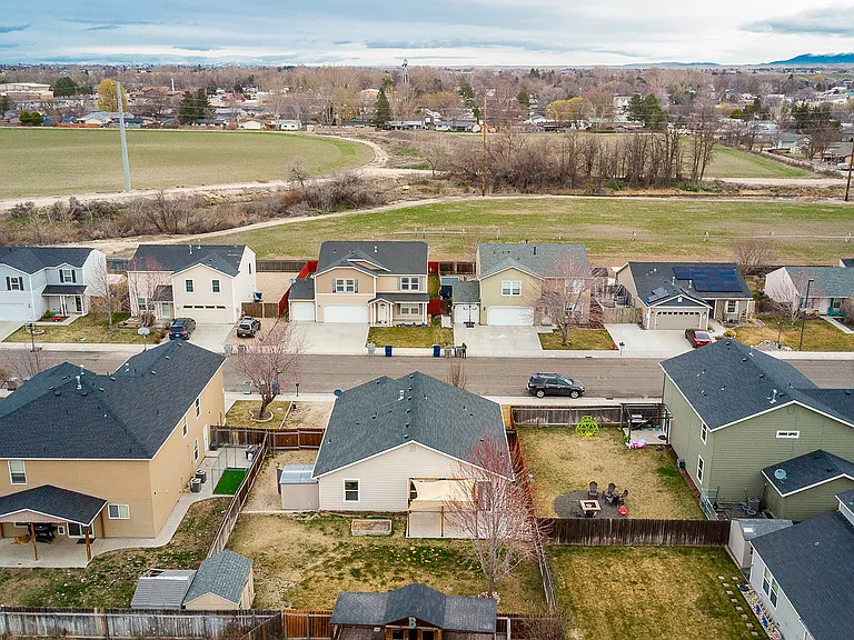 143 E Rose Lake Dr — Photo 48
