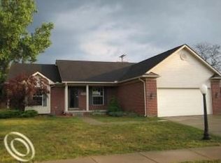 14103 Calf Island Ct, Gibraltar, MI 48173