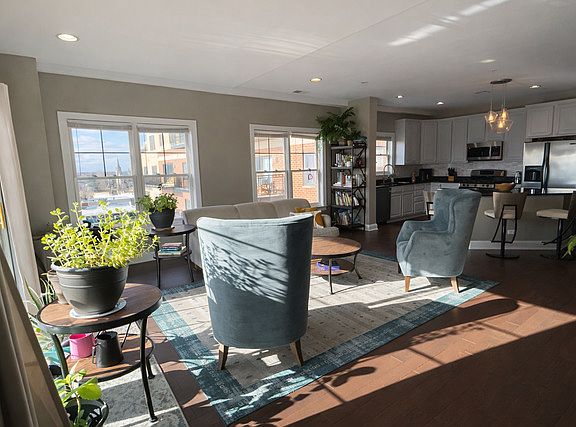 4th image of 4953 Oakton St Unit 608