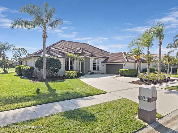 2nd image of 692 Nicklaus Dr