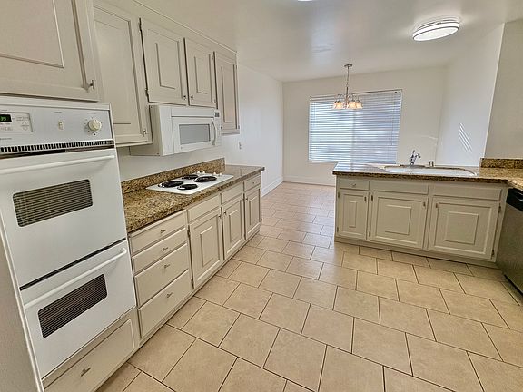3rd image of 959 Wallace Dr