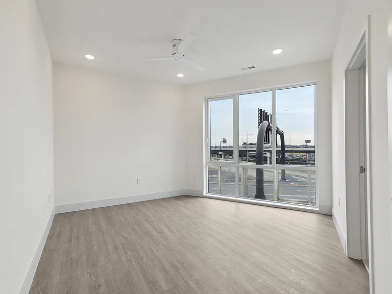 1221 E Fletcher St #211A — Photo 23