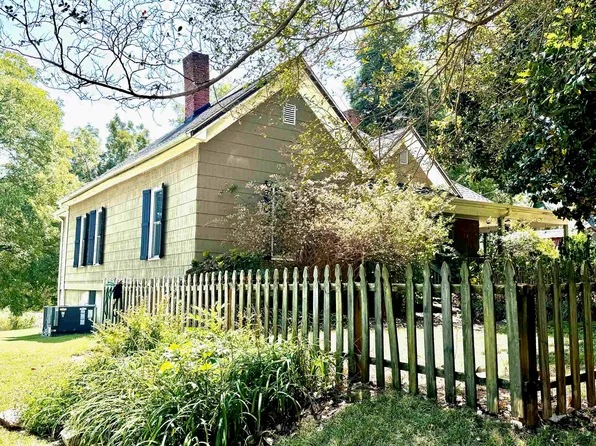 206 E Greenwood St, Landrum, SC 29356