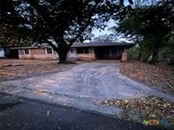 114 Hillcrest Dr, Gatesville, TX 76528