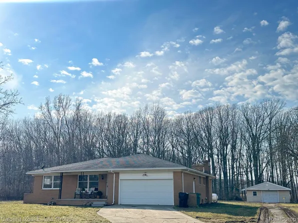 1466 S Byron Rd, Lennon, MI 48449