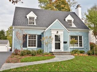 2148 Beechwood Ave, Wilmette, IL 60091