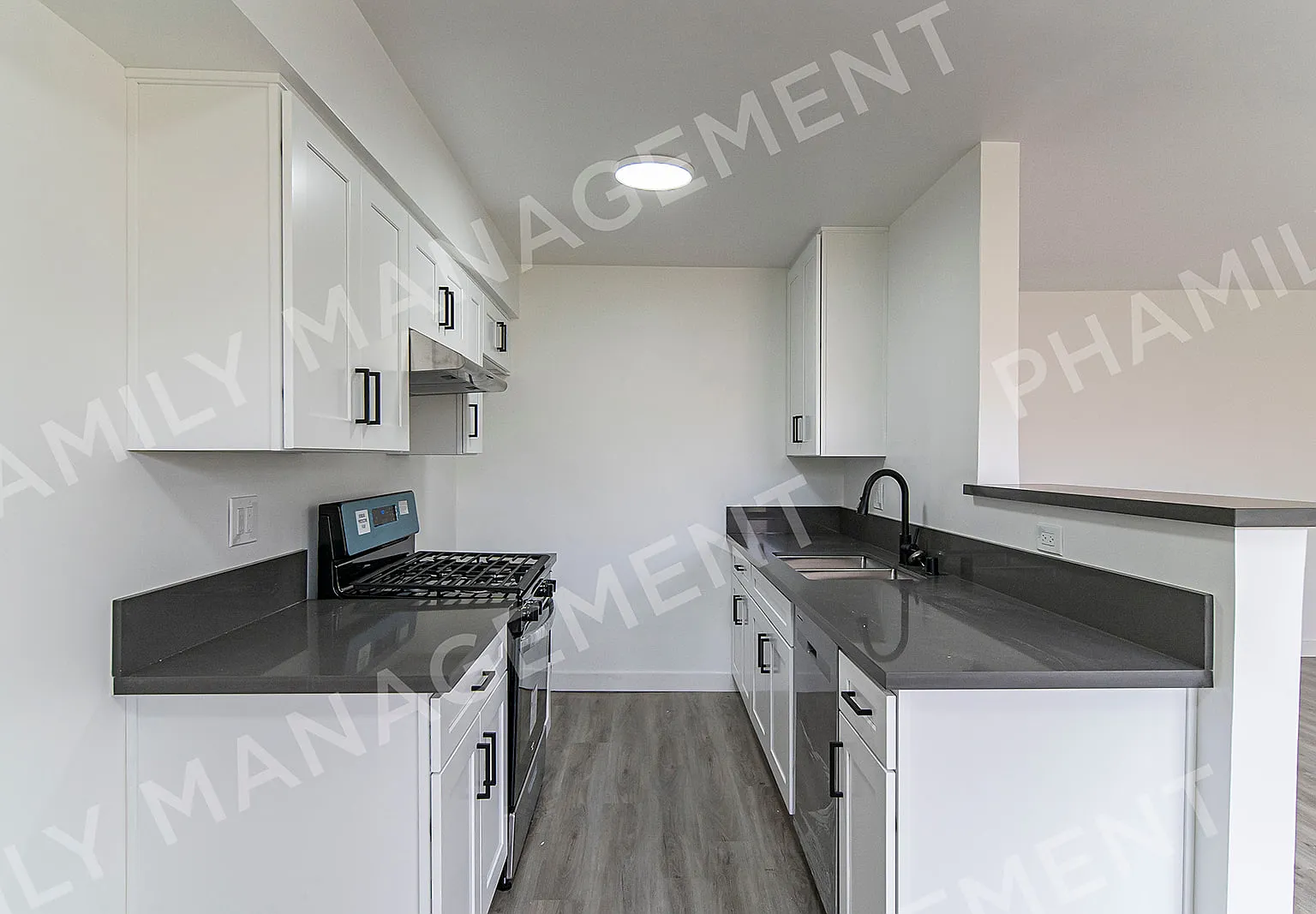 617 Mound Ave — Photo 4