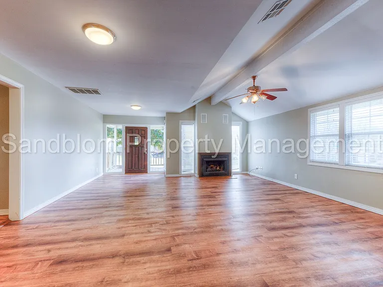 3803 E 36th St S — Photo 4