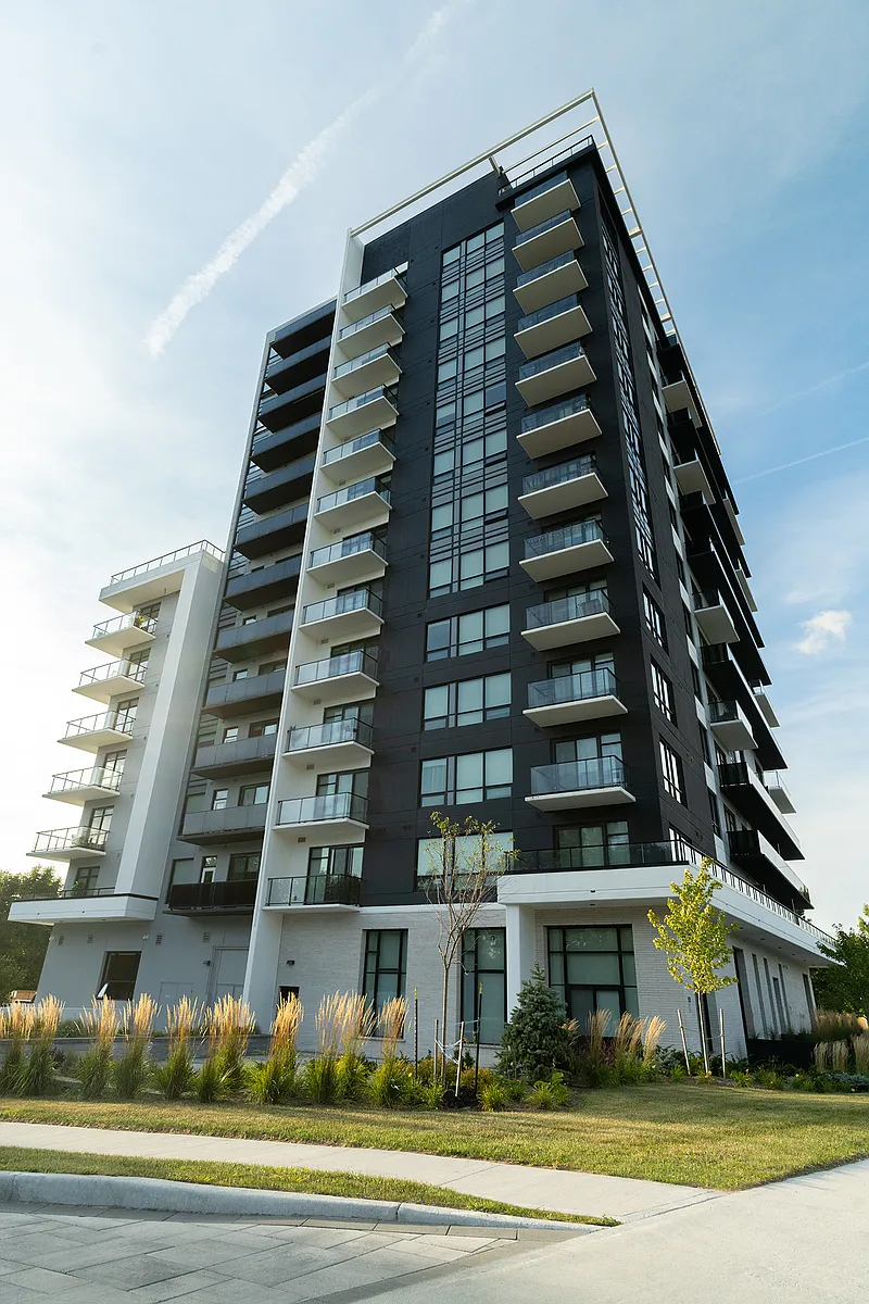 Building Photo - 600 Springbank Dr