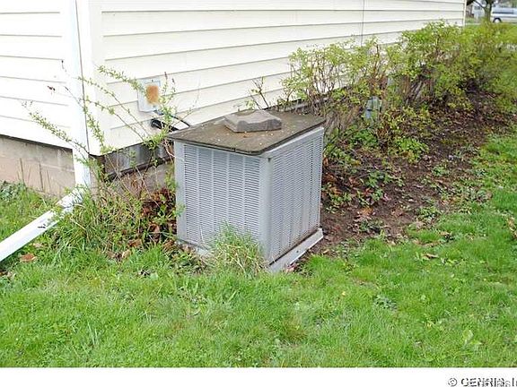 5th image of 214 E Park St