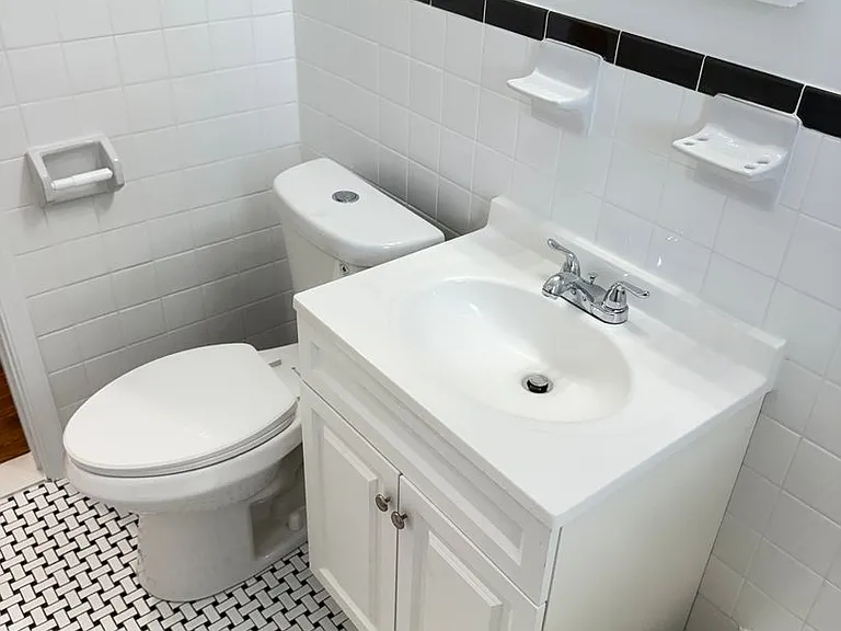 8804 Bradford Rd — Photo 42