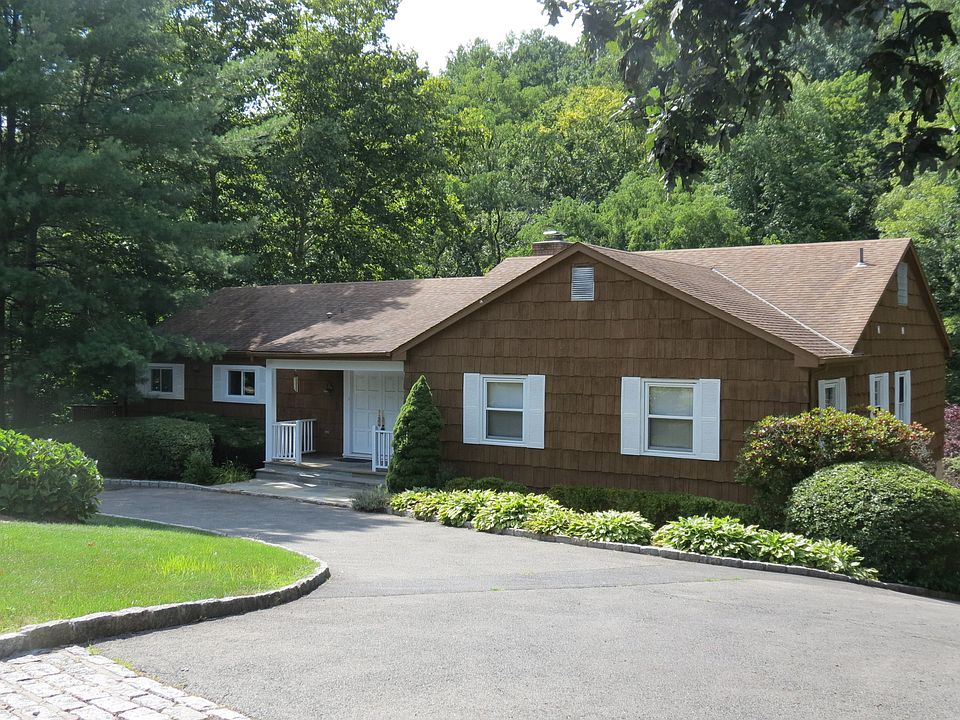 1st image of 22 Cypress Point Dr
