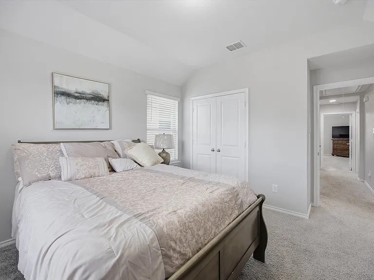 420 Milverton Dr — Photo 21