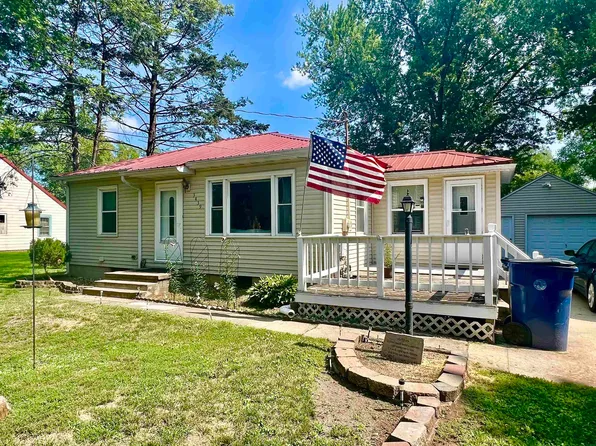 3439 Cedar Terrace Dr, Waterloo, IA 50702