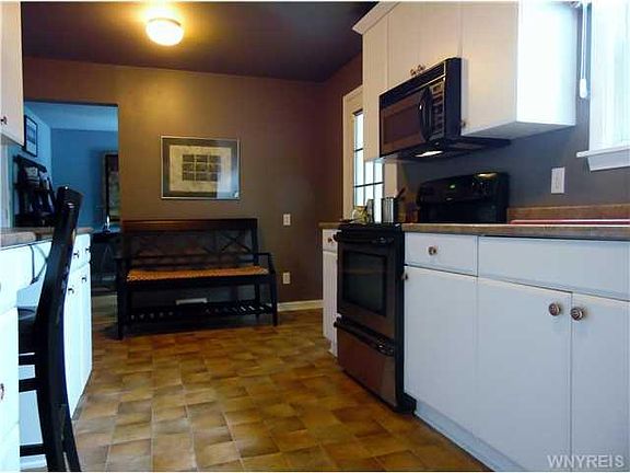4th image of 8920 Cayuga Dr