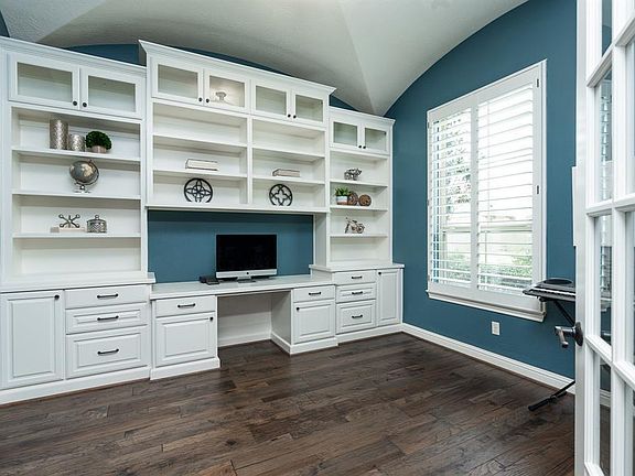 4th image of 6102 S Tamarino Park Ln