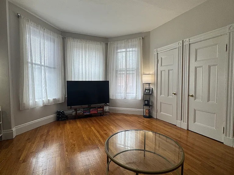907 Boylston St #22 — Photo 4