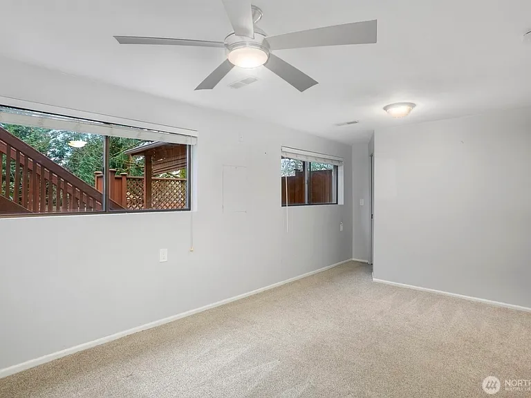 7426 139th Pl NE — Photo 15